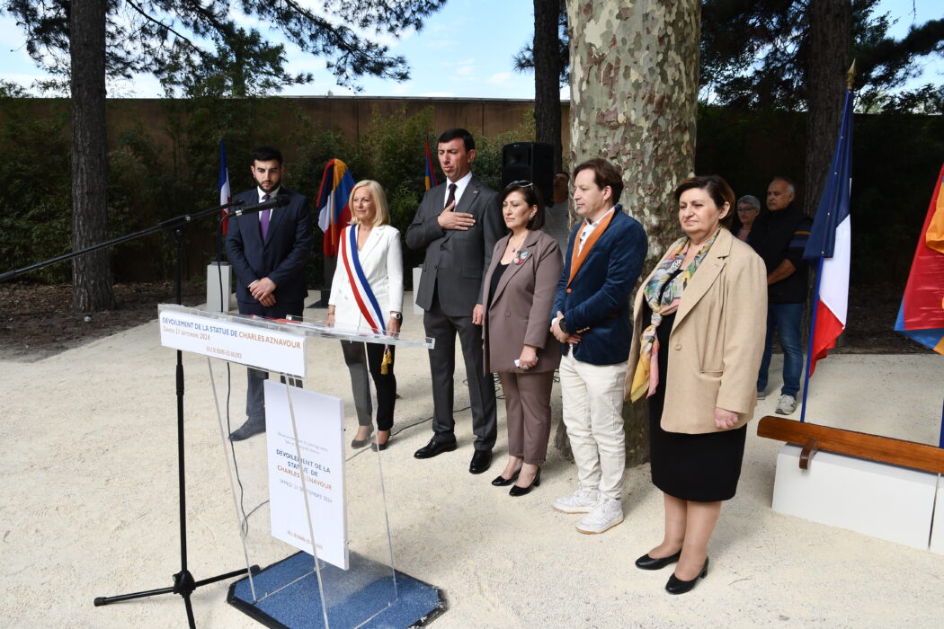 inauguration statue charles Aznavour 24.09 (28)