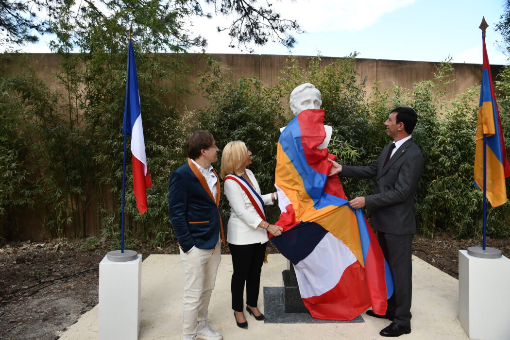 inauguration statue charles Aznavour 24.09 (55)