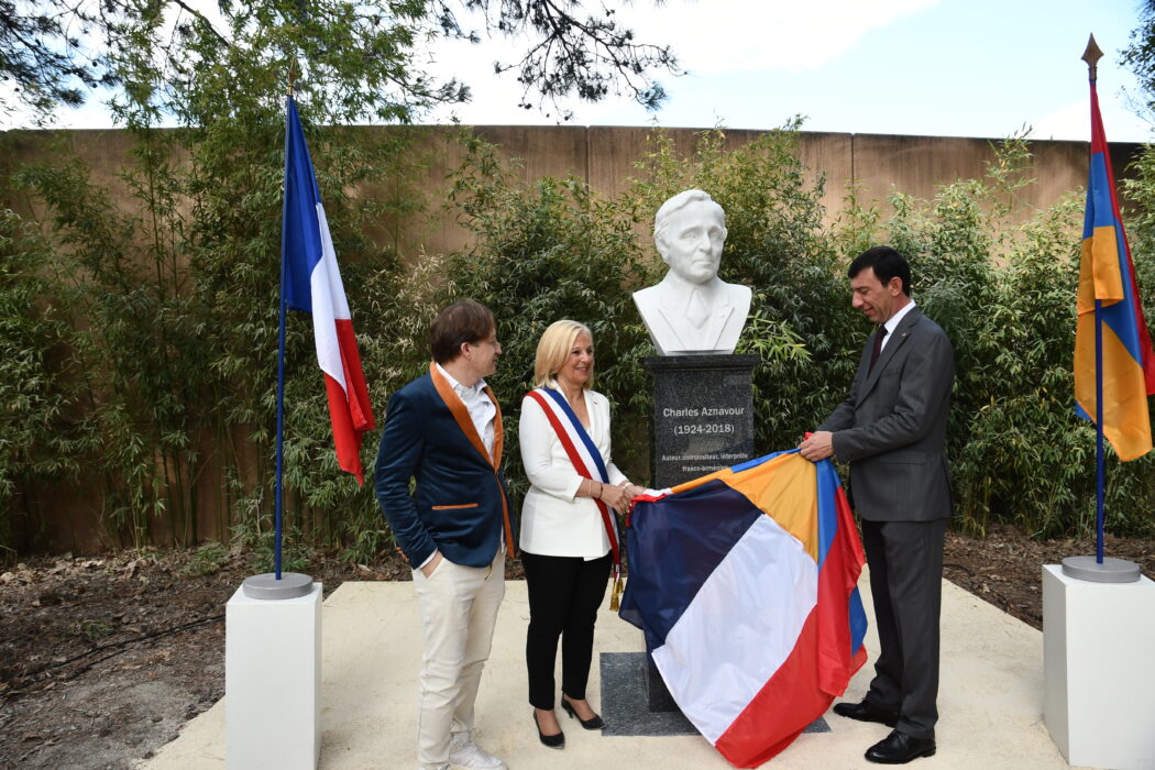 inauguration statue charles Aznavour 24.09 (58)