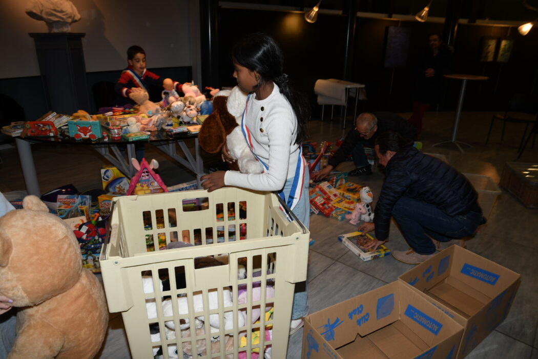 remise des cadeaux au secours populaire 06.12 (11)