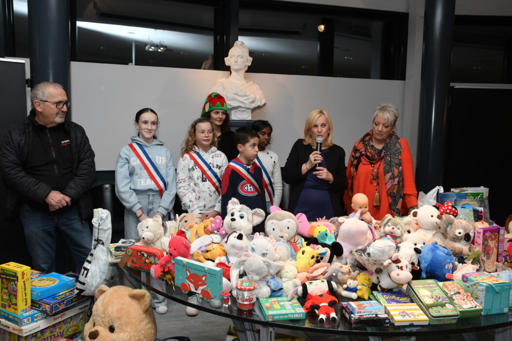 remise des cadeaux au secours populaire 06.12 (2)