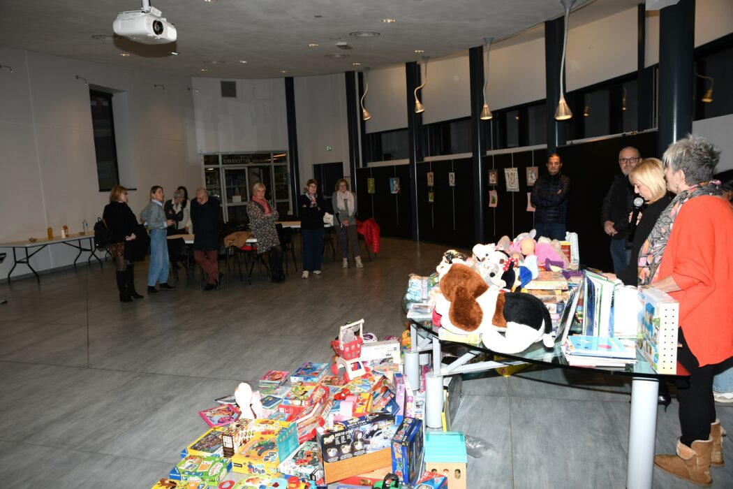 remise des cadeaux au secours populaire 06.12 (4)