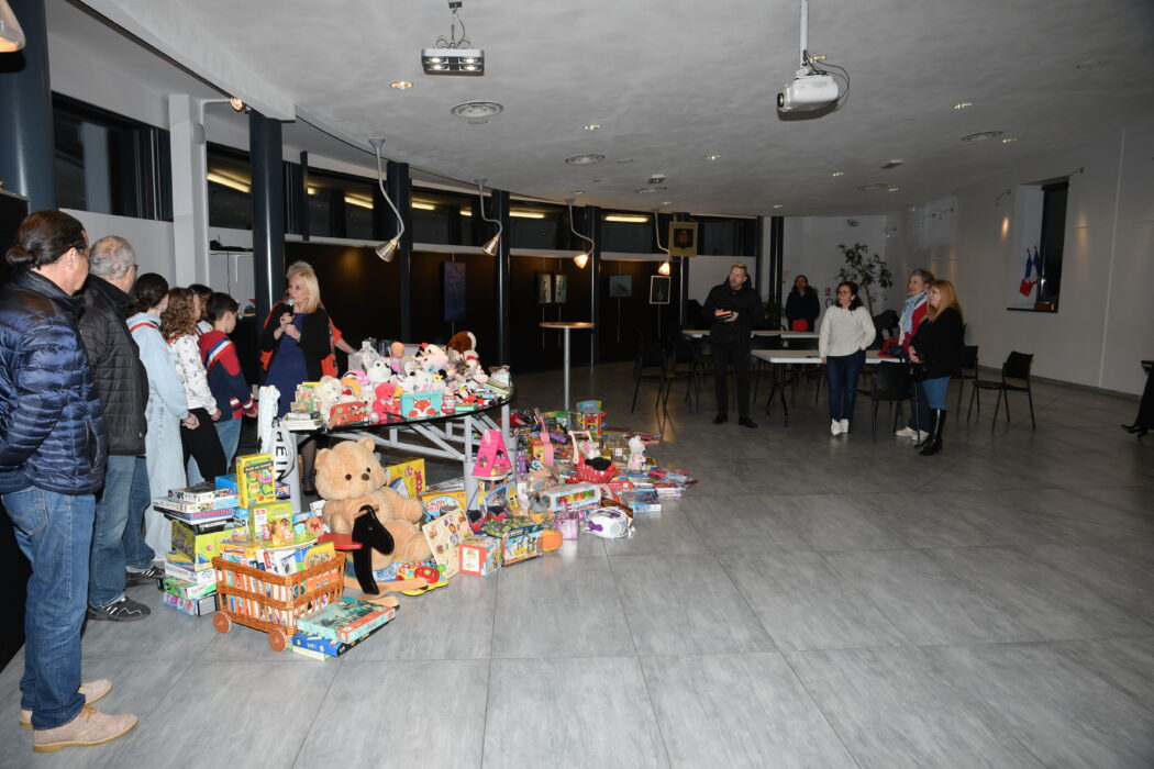 remise des cadeaux au secours populaire 06.12 (5)